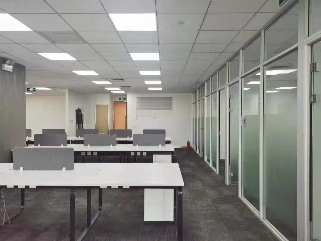 招商局大厦出租办公室看陆家嘴中心绿地